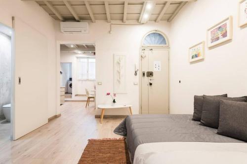 Cozy apartment near Ponte Vecchio — 4-Star Luxury Hotel in Florence, Italy