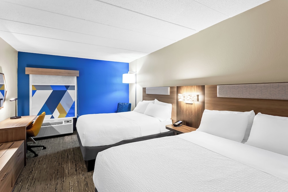 Holiday Inn Express Suites Charleston by IHG - photo 8