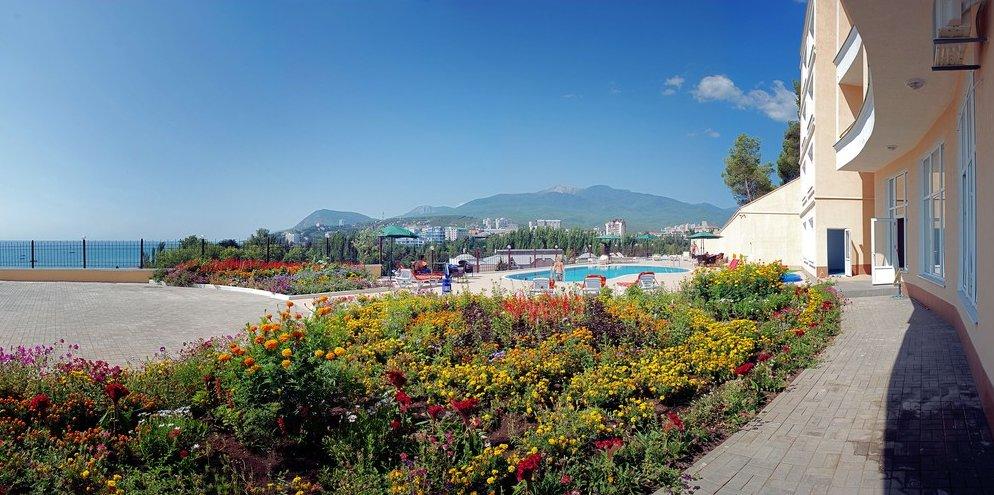 Barton Park Luxury Hotel — Alushta — photo 5