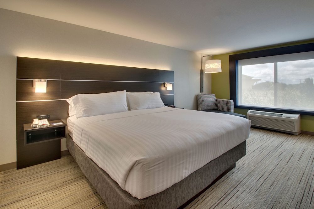 Holiday Inn Express & Suites Morris by IHG - photo 33