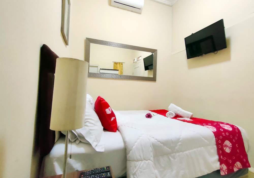 Bogor Beautiful Room for 2 With Ac in Bogor, Indonesia