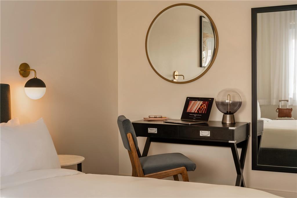 Kenmore Village Hotel South Beach - photo 9