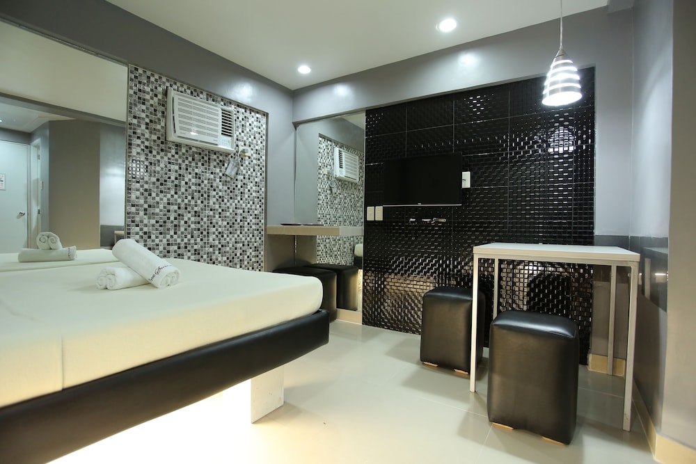 One Serenata Hotel Bacao — General Trias — photo 2