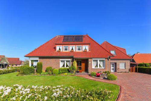 Ferienwohnungen Haus Wiesen und Waldblick — 4-Star Luxury Hotel in Esens, Germany