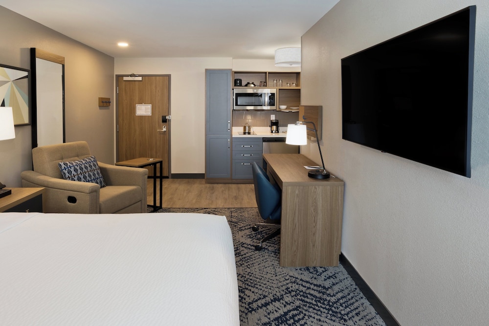 Candlewood Suites Dothan by IHG - photo 18