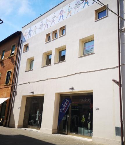 Da Cinema A Residenza D'artista Blue Yellow Red — 4-Star Luxury Hotel in Orbetello, Italy