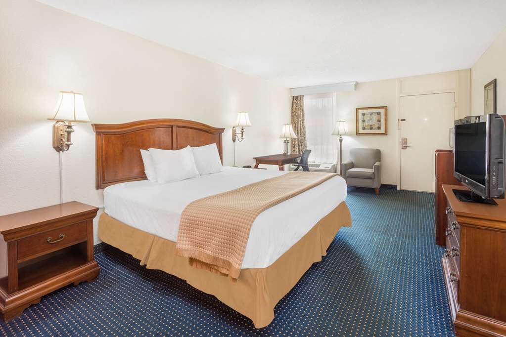 Baymont by Wyndham Rocky Mount I 95 - photo 10