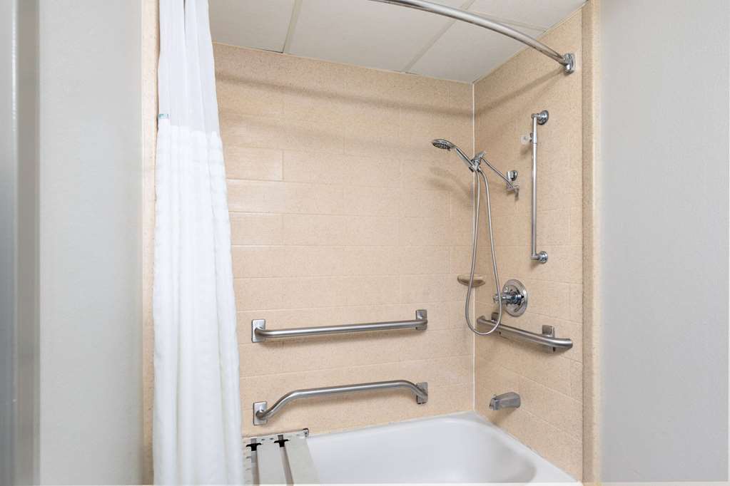 Days Inn by Wyndham Clarksville North - photo 13