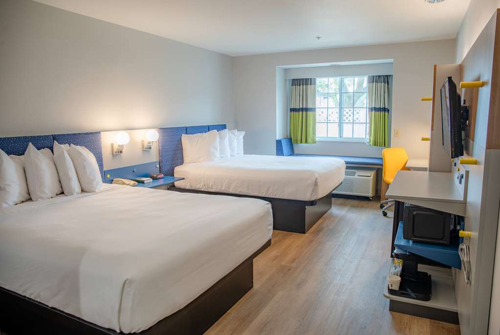 Microtel Inn & Suites by Wyndham Kingsland Naval Base I 95 - photo 30