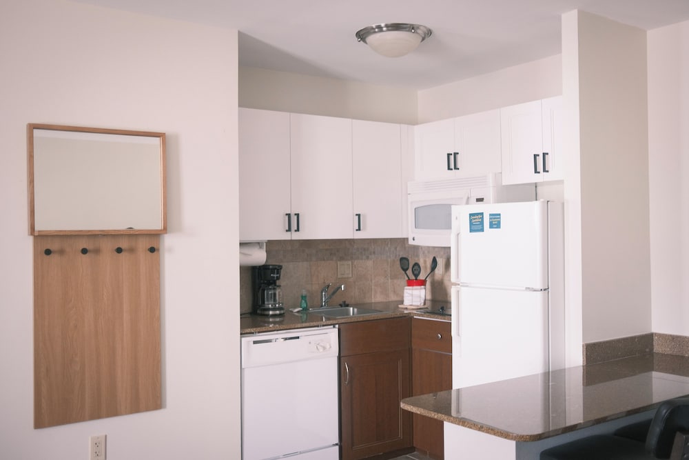 Staybridge Suites Austin Airport by IHG - photo 23