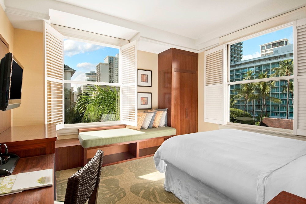 Moana Surfrider A Westin Resort & Spa Waikiki Beach - photo 37