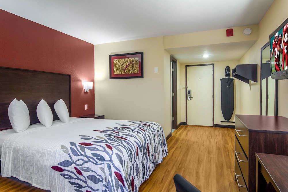 Red Roof Inn Perrysburg - photo 17