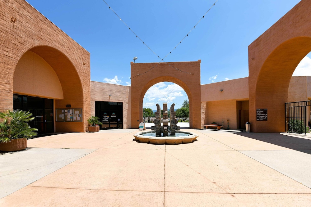 Green Valley Townhome w Resort Amenities - photo 17