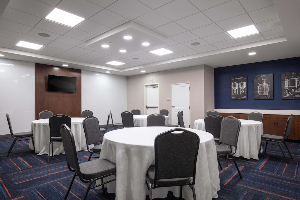 Hampton Inn by Hilton Green Bay Stadium - photo 29