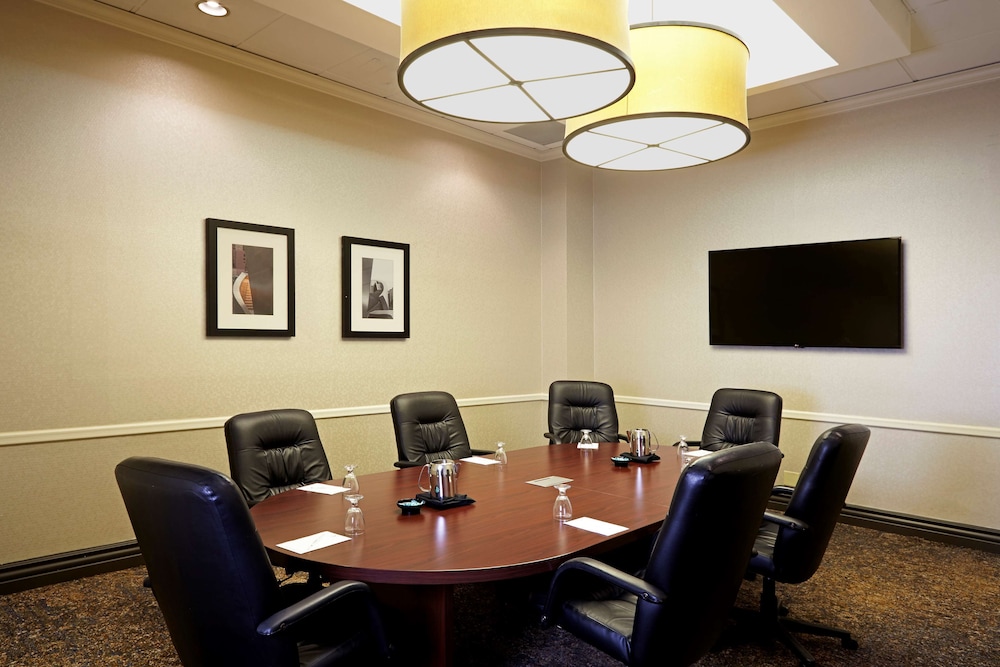 Embassy Suites by Hilton Los Angeles International Airport North - photo 37