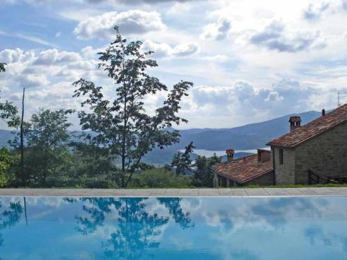 Villa Vallorsaia Con Piscina Privata — 4-Star Luxury Hotel in Sansepolcro, Italy