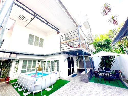 Getaway Villa Bangkok 4 Bedroom 6 Beds and 5 Bathroom — 4-Star Luxury Hotel in Bangkok, Thailand