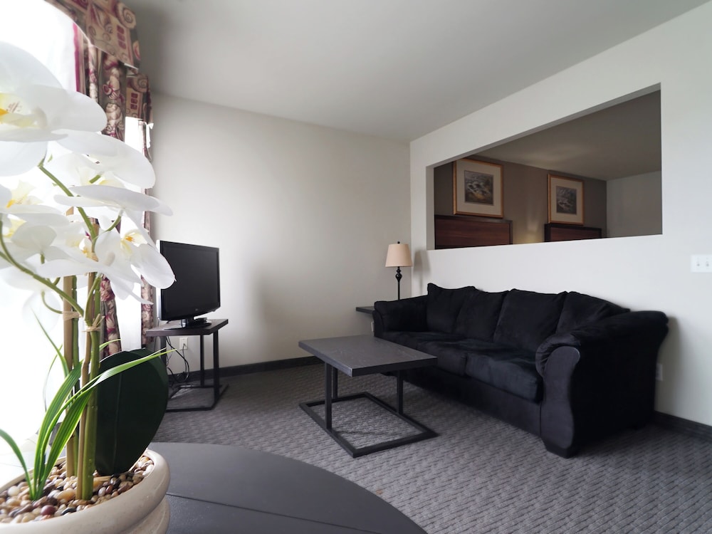 BayVue Hotel Resort and Suites - photo 56