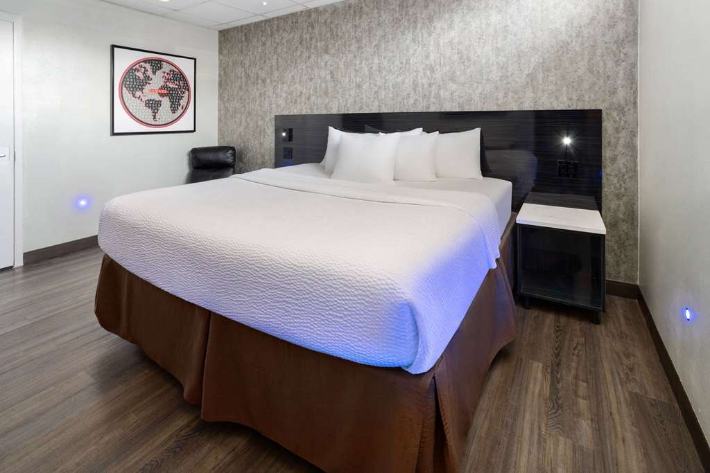 Ramada by Wyndham Bronx - photo 15