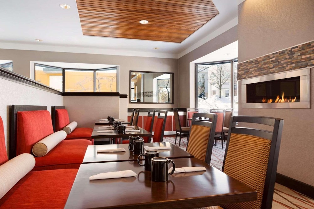 Radisson Hotel Akron Fairlawn - photo 18