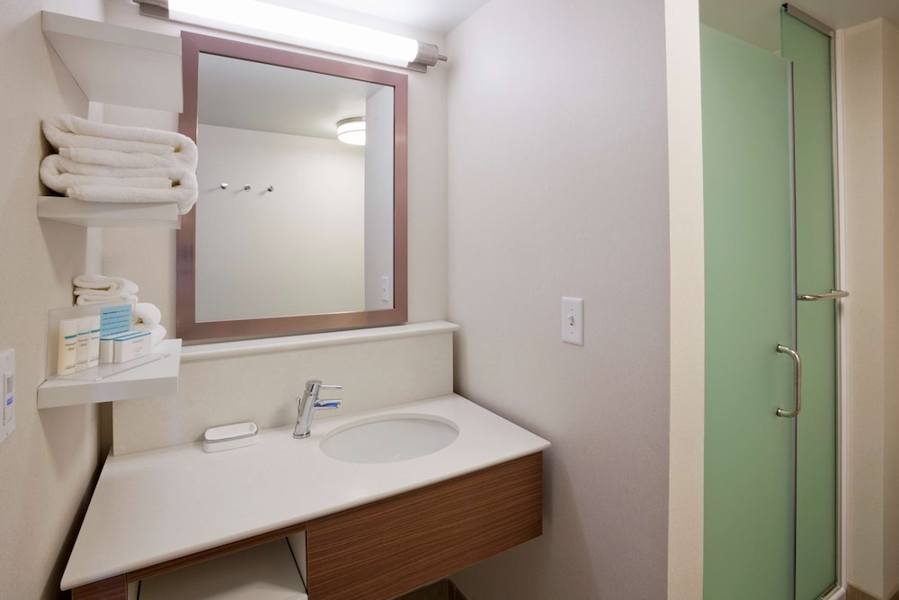 Hampton Inn Spicer Green Lake - photo 15