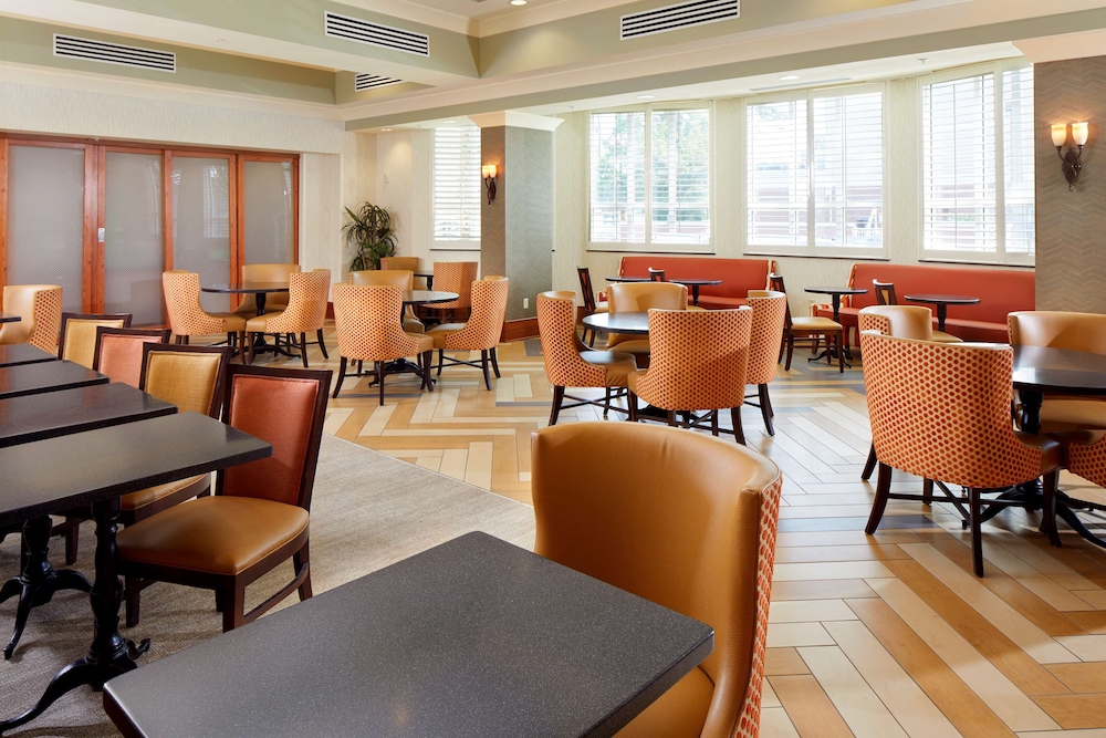 Hampton Inn & Suites Savannah Midtown - photo 21