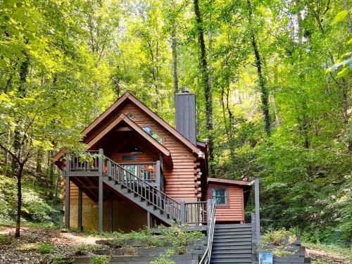 Lily's Loft - carbon neutral hotel in Sevierville