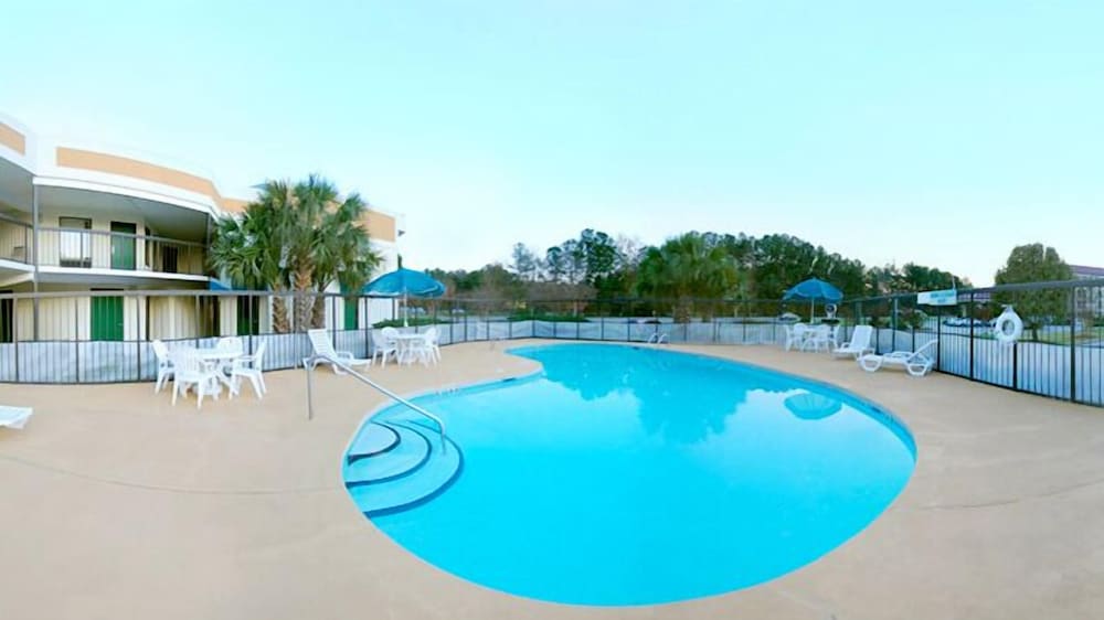 Quality Inn Selma Smithfield - photo 28