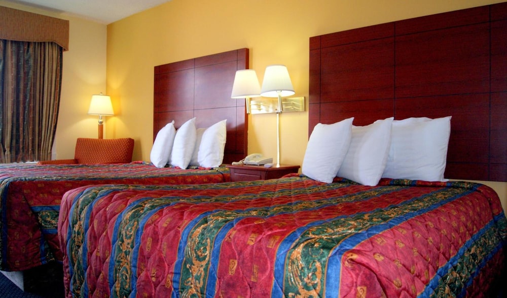 Red Carpet Inn - photo 21