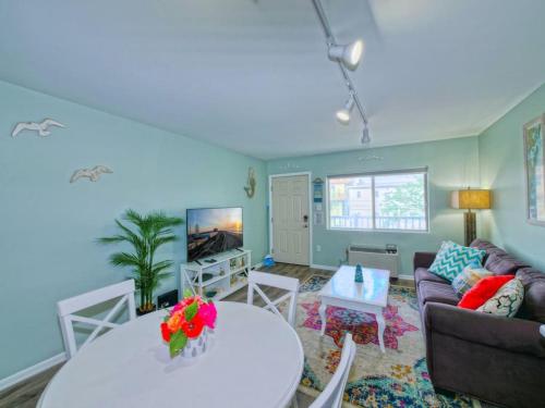 Trendy 1BD Balcony Pool Small fam or couples stay in Ocean City, United States
