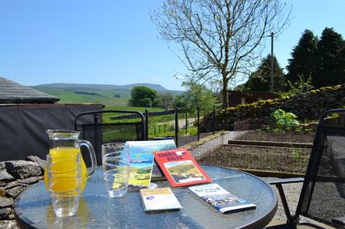 Ashes Farm Ingleborough Barn Cottage with 3 peaks views near Settle