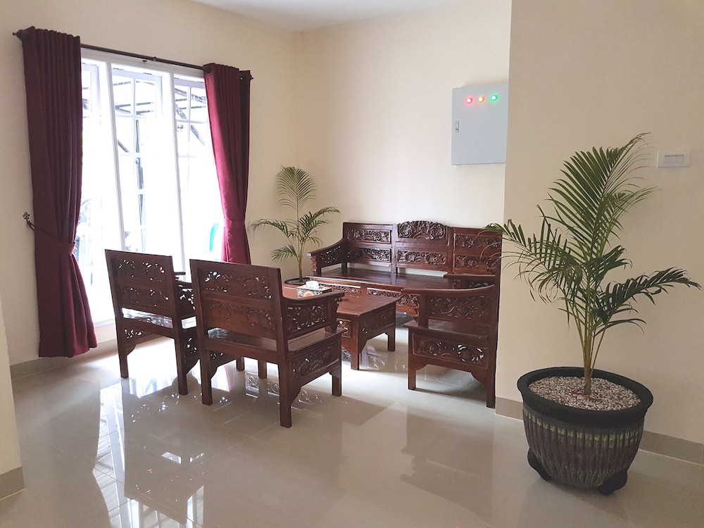 Zoé s Paradise Waterfront Hotel - carbon neutral hotel in Medan