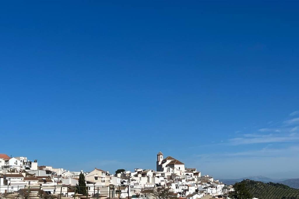 Apartamento Acogedor En Alozaina — 4-Star Luxury Hotel in Alozaina, Spain
