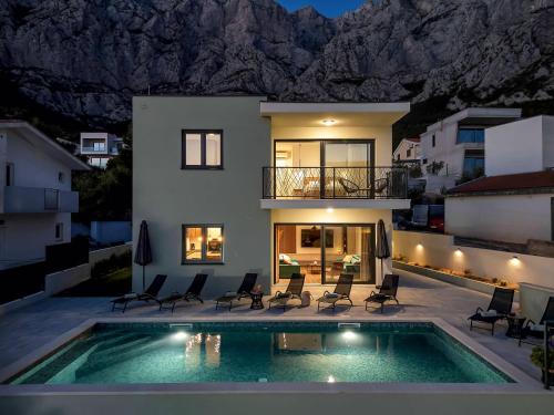 Villa Bava Swimming Pool With Sea View — 4-Star Luxury Hotel in Makarska, Croatia