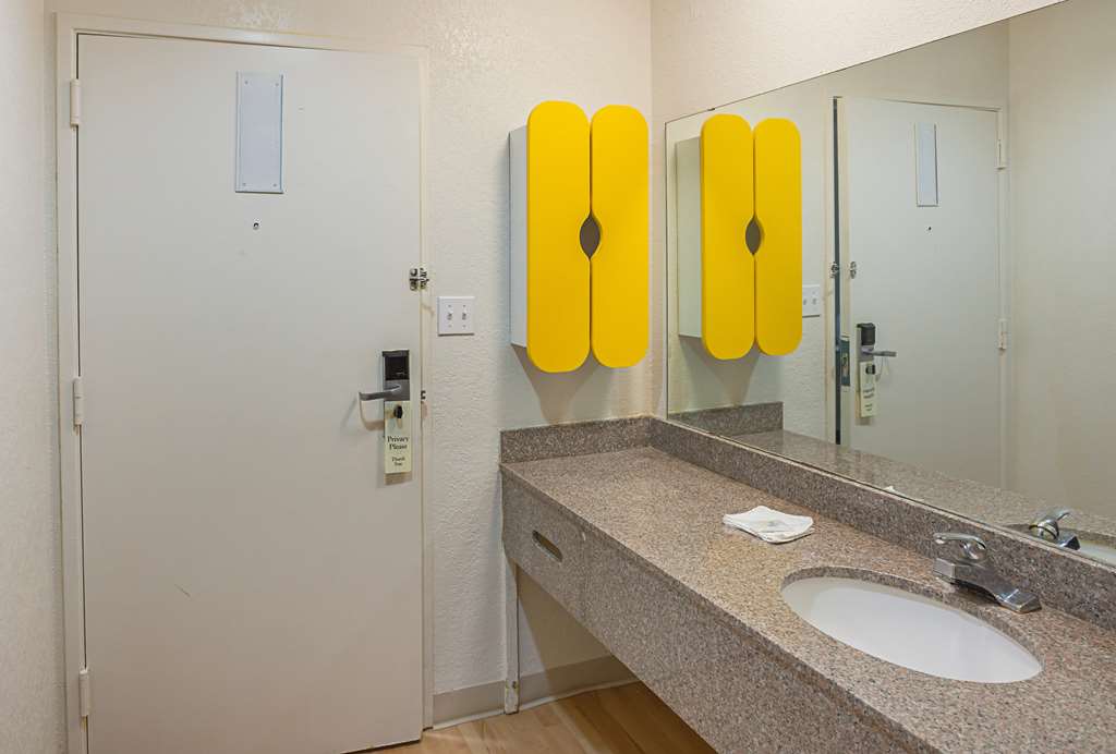 Studio 6 Fort Worth TX Meacham - photo 21