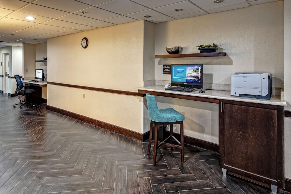 Hampton Inn Dumfries Quantico - photo 40