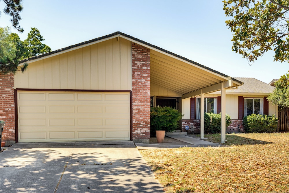 Updated Home In Suburbs 10 Mi To Dtwn Stockton 22250173 — Stockton
