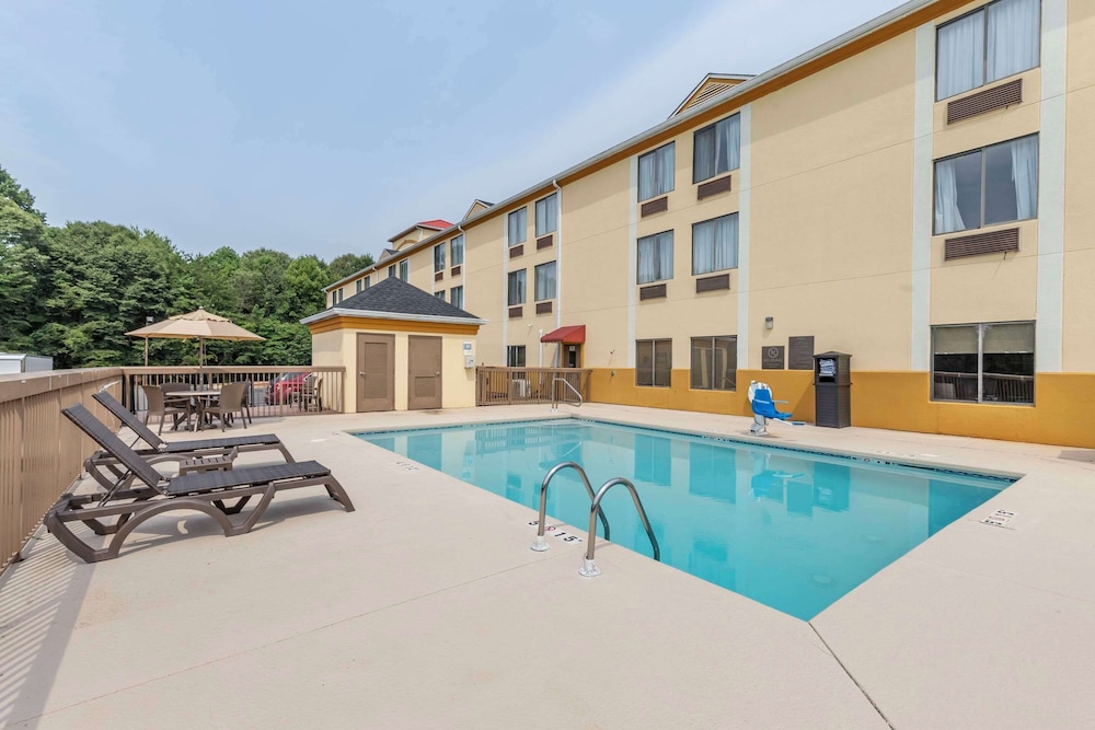 Comfort Inn & Suites Mocksville I 40 - photo 29