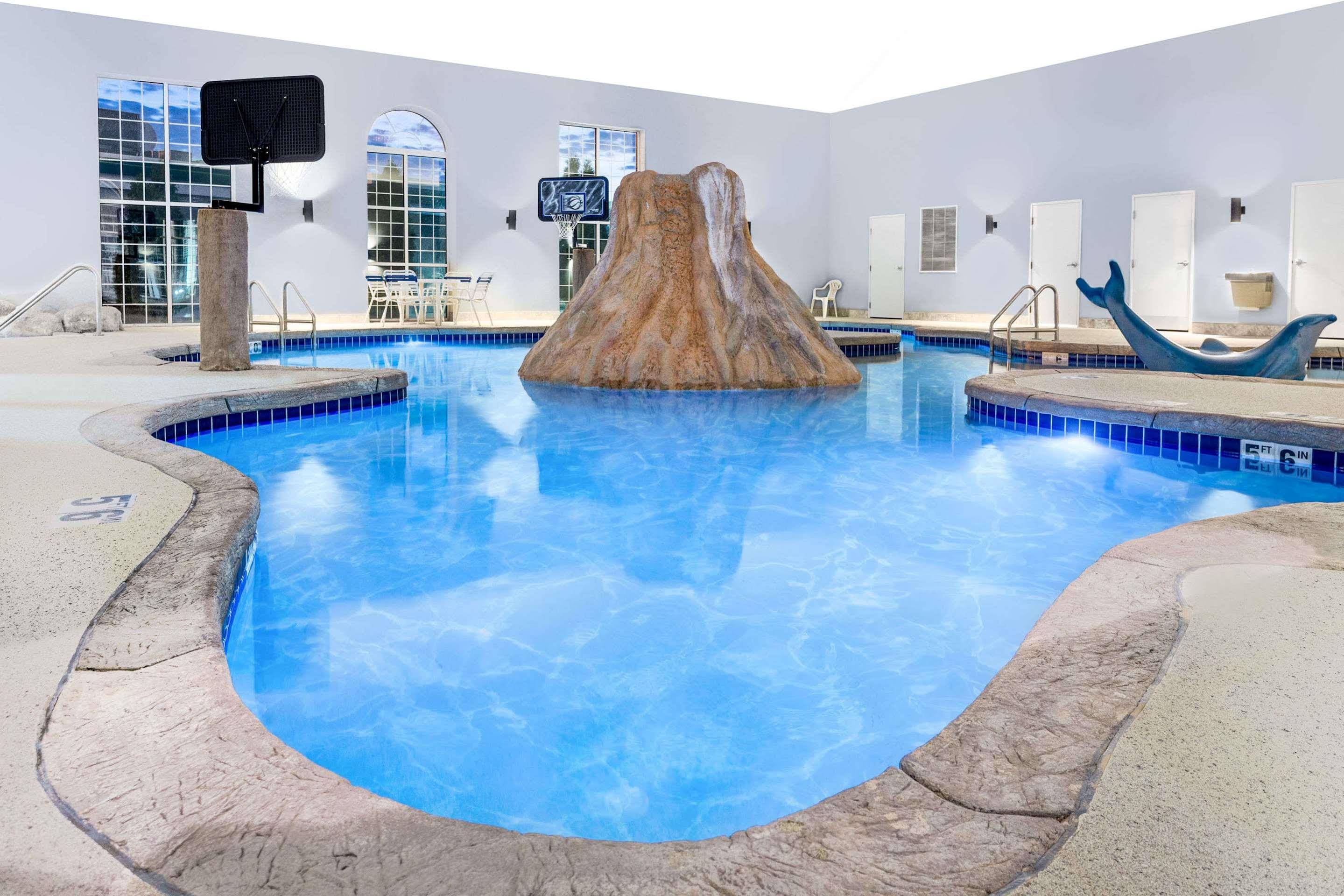 Microtel Inn and Suites by Wyndham Green Bay - photo 4