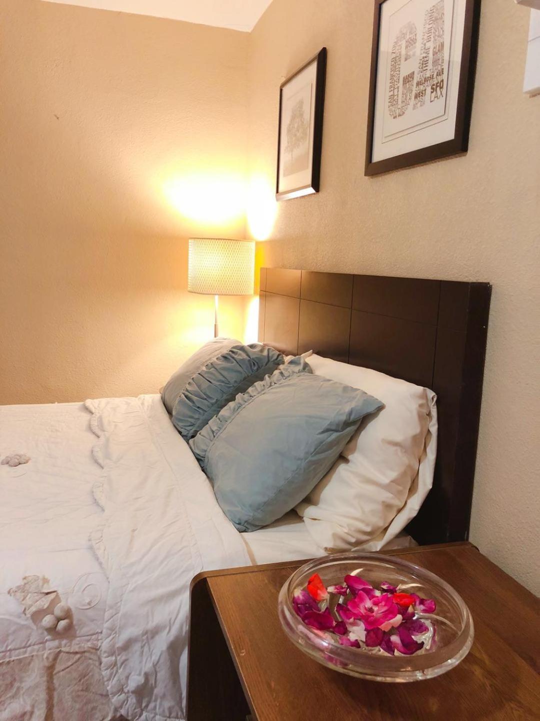 Royal Inn and Suites - photo 35