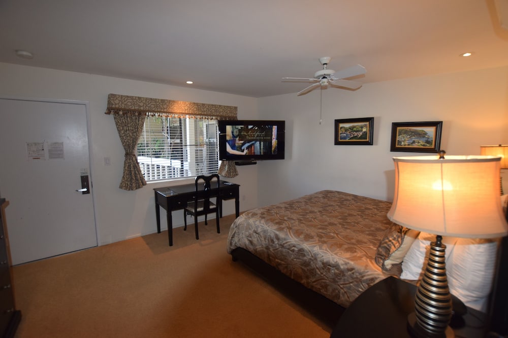 Catalina Courtyard Suites - photo 19