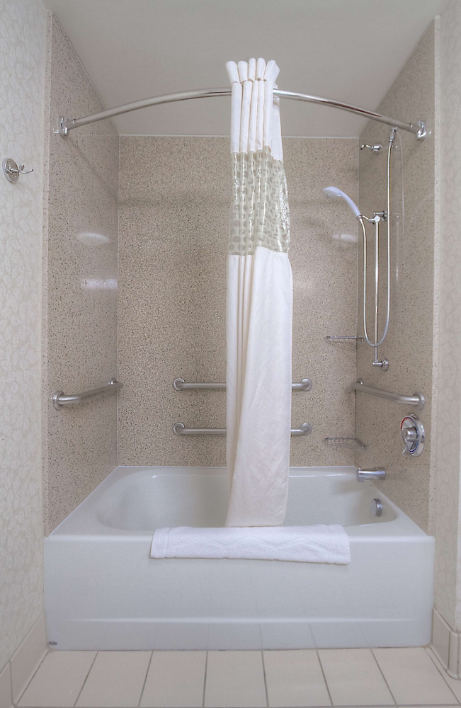 Hampton Inn Great Falls - photo 19