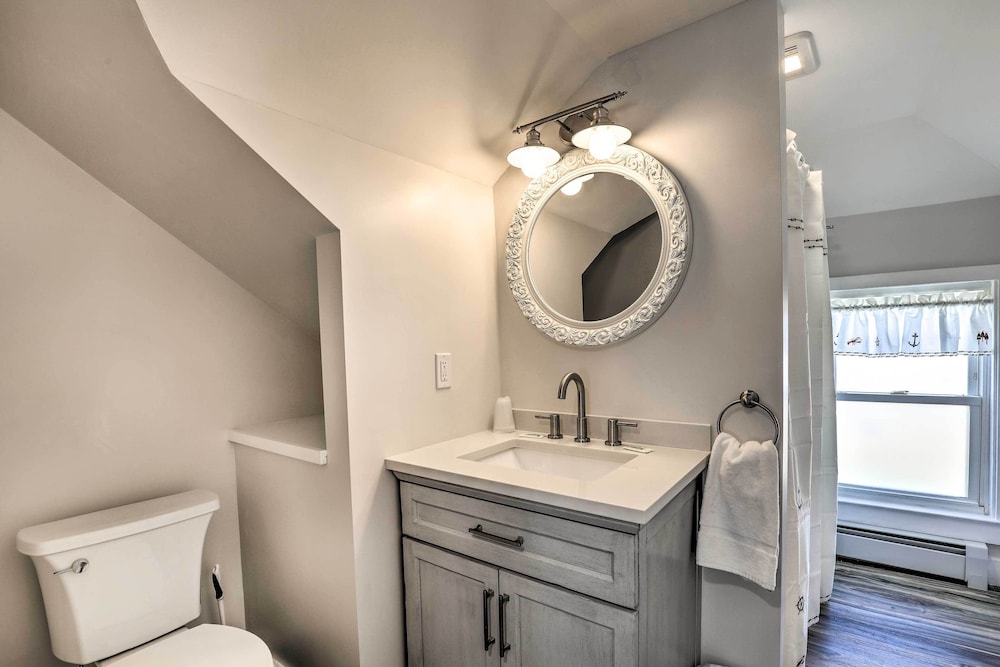 Old Orchard Beach Apartment Quick Walk To Beach — 4-Star Luxury Hotel in Old Orchard Beach, United States