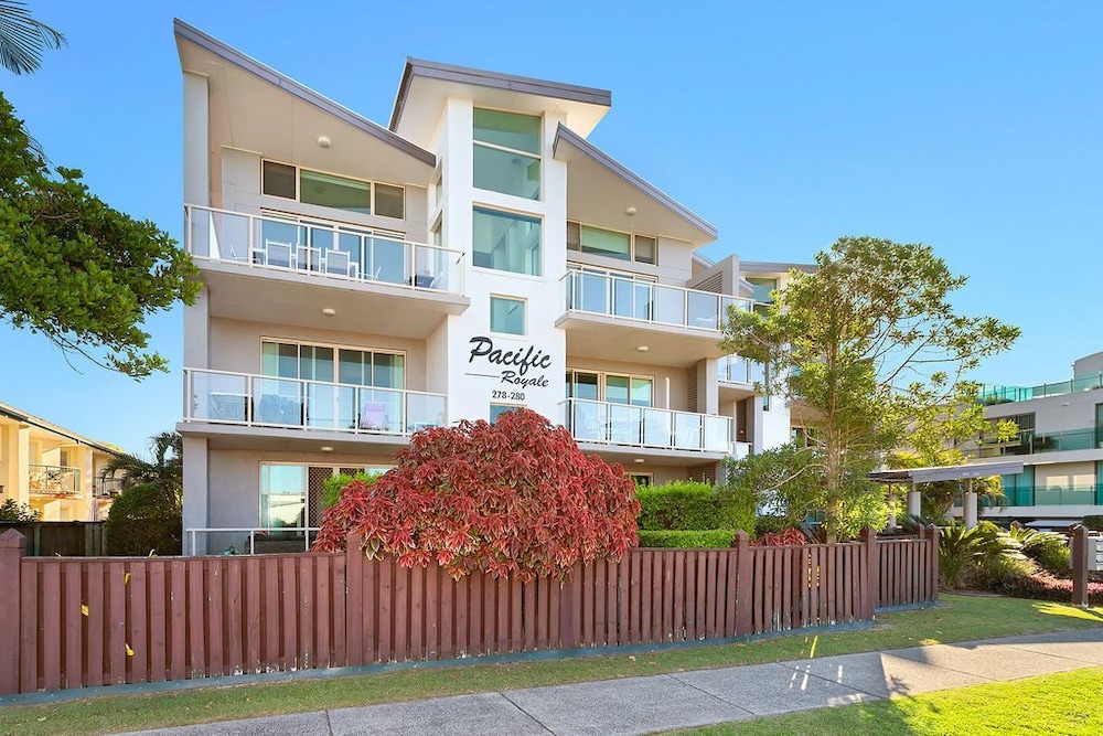 Ocean View 2 Brm Marine Pde Pacific Royal now with Air Conditioning — 4-Star Luxury Hotel in Kingscliff, Australia
