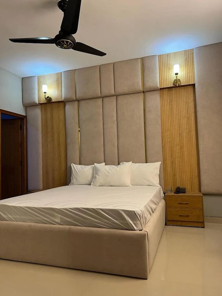 Marigold Accomodation - last minute hotel in Karachi