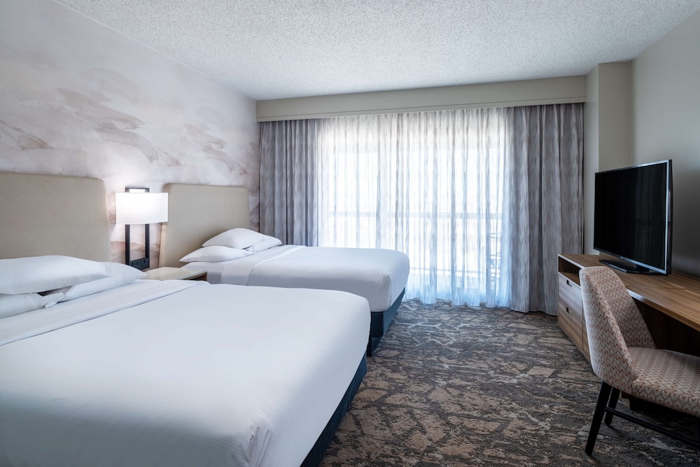 Embassy Suites by Hilton Albuquerque - photo 8