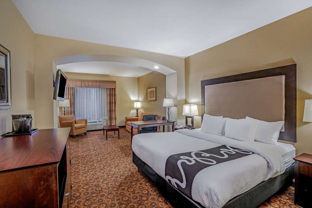 La Quinta Inn & Suites by Wyndham Vicksburg - photo 24
