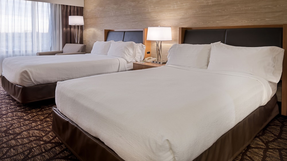 Holiday Inn Hotel & Suites Warren by IHG - photo 6