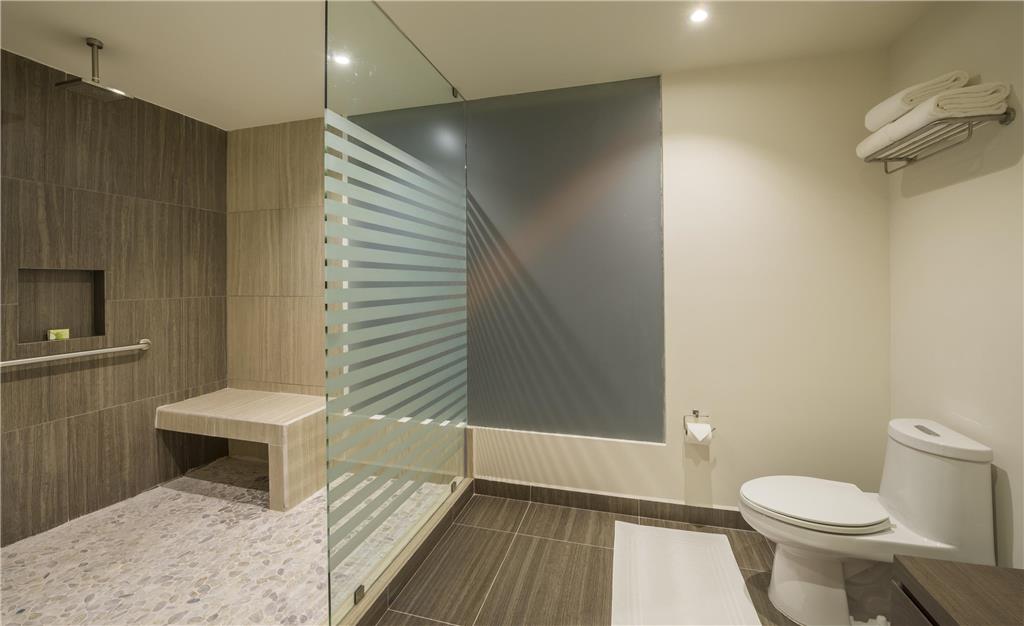 Presidential Suite bathroom