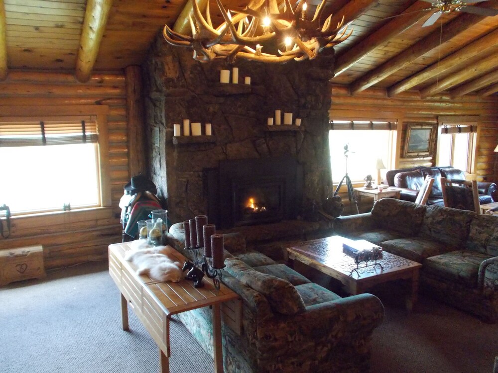 Heart 6 Ranch - featured photo